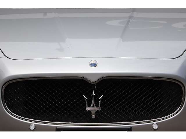 たいき】マセラティクワトロポルテ4.2 2007年式スポーツGT 部品 た