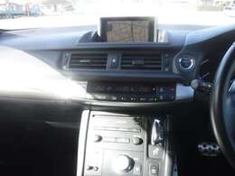 純正ナビにフルセグTV、バックモニターが付いています♪