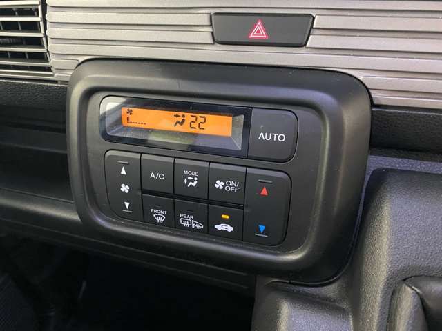 お好みの温度を一定に保ってくれる快適なオートエアコンです！