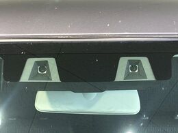 【スズキ　セーフティサポート】走行中に前方の車両等を認識し、衝突しそうな時は警報とブレーキで衝突回避と被害軽減をアシスト。より安全にドライブをお楽しみいただけます。