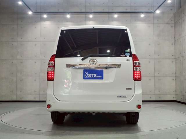 充実装備の1台入荷致しました♪ぜひ実車を見に来てください♪