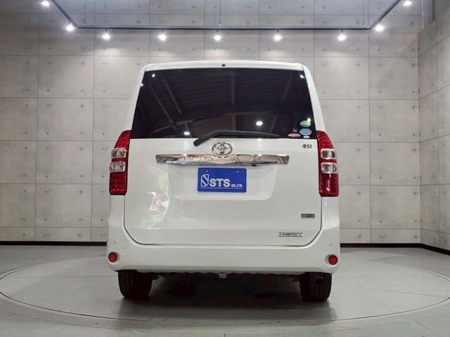 充実装備の1台入荷致しました♪ぜひ実車を見に来てください♪