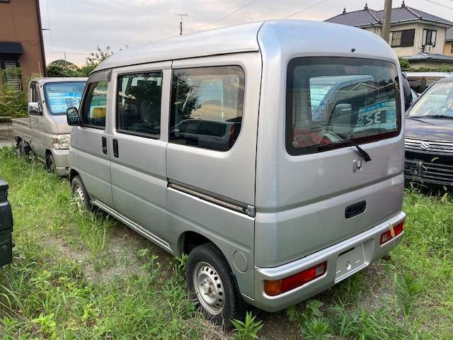 左側面、バックドアなどキズヘコミが多い車両を見かけますが、こちらは非常に綺麗です。