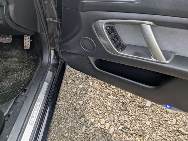 元々は純正マッキンなのでドアスピーカー多いです
