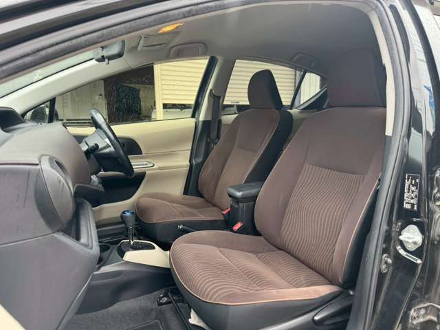 シート専用のコーティングも納車前に施工します。※防汚効果が期待できます。