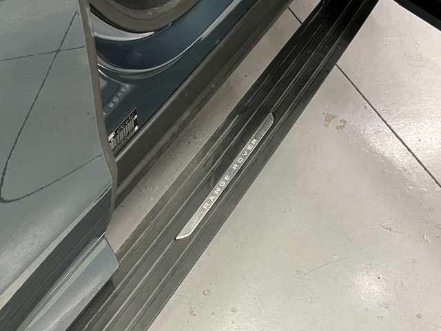 【電動サイドステップ】座面の高いSUVもこれがあれば楽に乗り降りできます。