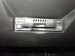 ◆三重県最大級の大型屋内中古車センター♪ヴァーサス鈴鹿店です♪オールジャンルの展示車が盛り沢山です♪在庫の無い車両のオーダーも受け付けます♪電話→059-384-5050までお問合せ下さい◆