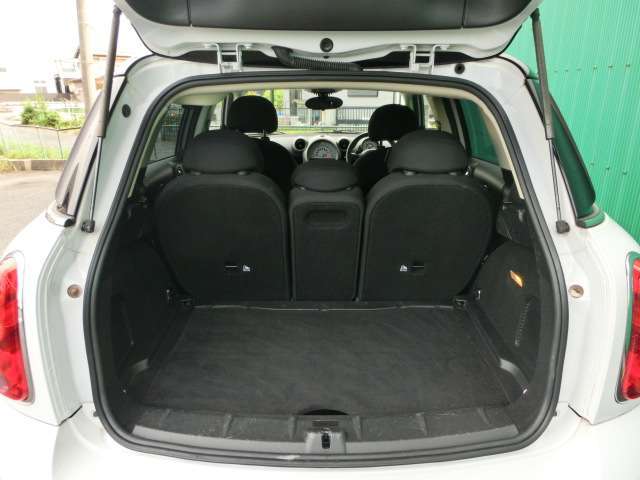 ☆荷室内です☆充分なスペースです☆