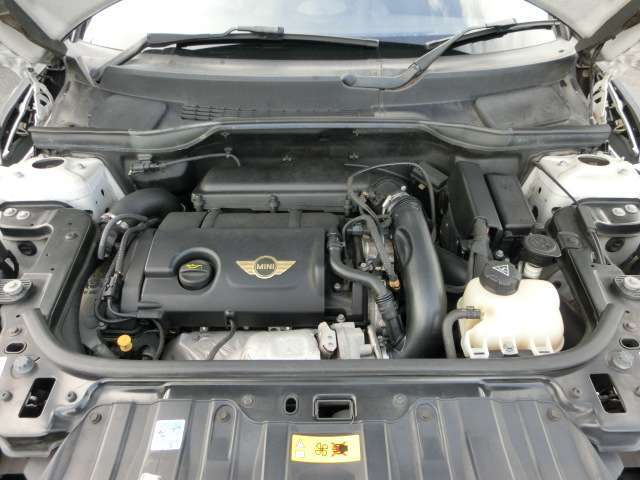 ☆エンジンルームです☆ご不明の点がございましたら、お気軽に048-972-4951までご連絡ください。お客様よりのご連絡、スタッフ一同心よりお待ちしております☆