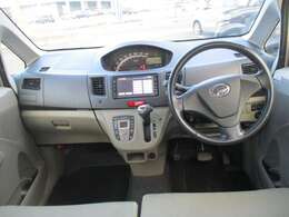 中古車販売士の資格を持った担当がご案内させて頂きます。お気軽にご相談下さい。