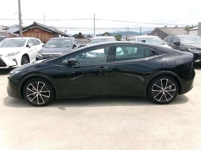 トヨタ認定中古車になります。まるごとクリーニングで見えない部分もまるごと洗浄しております。