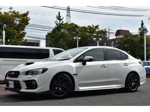 WRX　S4堂々の入庫！スポーティーなエクステリアデザインに水平対応4気筒ターボにAWDの組み合わせ！300psユニット搭載のスポーツセダン！後期仕様で高級感の増したエクステリアデザイン。1オナ使用！