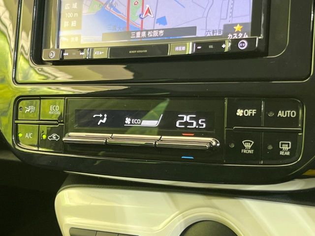 【オートエアコン】一度お好みの温度に設定すれば、車内の温度を検知し風量や温度を自動で調整。暑い…寒い…と何度もスイッチ操作をする必要はありません。快適な車内空間には必須の機能ですね♪