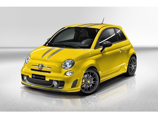 まずは695トリブートフェラーリとは？2009年のフランクフルト・モーターショーで発表され、世界限定1696台が生産されることがアナウンスされました。