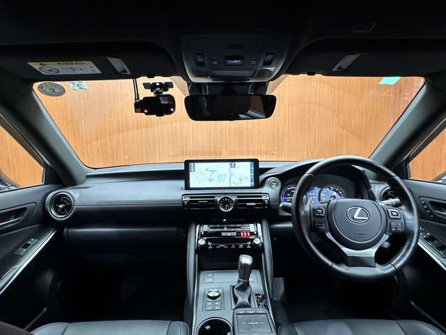BMW、メルセデス、アウディといったドイツのプレミアムブランド中心とした、各種輸入車ブランドを同時に較べることができます。