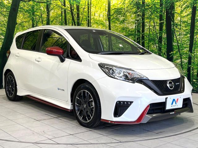 大好評のボディコーティング「弾スプラッシュコート」もご納車までに施工可能。通常のガラスコートと異なる、耐久年数6年の無機質ガラスコーティングが、ボディをキレイな状態に保ってくれます。