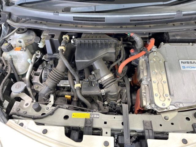 親切・丁寧な専門メカニックスタッフが応対！・車検・点検整備・事故等の修理などアフターサービスも安心。お車のカスタマイズもネクステージのサービススタッフまでご相談ください！