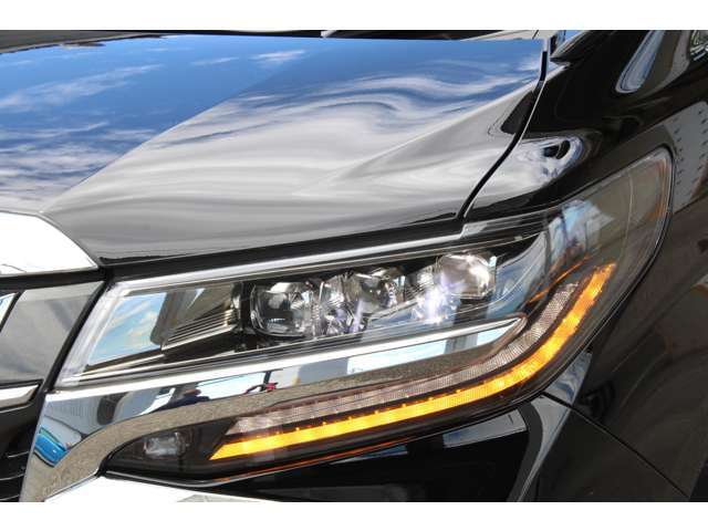 LEDヘッドライト、明るくてカッコイイですね♪