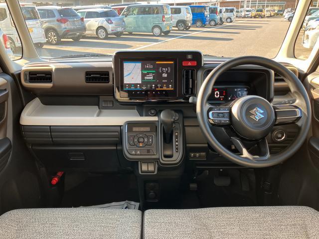 【インテリア】足元広々インパネシフト♪運転席から助手席への移動もラクラク♪運転席・助手席SRSエアバッグとSRSカーテンエアバッグ、フロントSRSサイドエアバッグ、6つのエアバッグを装備で安全装備充実