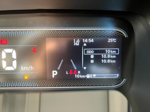 【メーター】デジタルスピードメーター＆マルチインフォメーションディスプレイ♪カラー表示のディスプレイには平均燃費や後続可能距離、外気温など表示可能◎音声案内機能も付いています◎