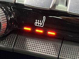 ●フロントシートヒーティング：運転席・助手席共に三段階で調節が可能なシートヒーターを装備しております。季節を問わず快適にご使用いただけます。
