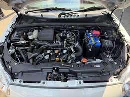 【自社陸運局認証工場完備】国家資格車検検査員資格を持った整備士による整備。ステレオ、エアコン等走行に関係のない所も不具合箇所があれば修理してお渡し致します。ハイブリッド車も研修済みのスタッフが常駐！