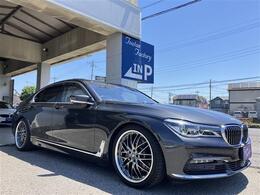 G11型 740iソフィストグレーが入庫致しました！★ご購入後のメンテナンスも元BMW正規ディーラーメカニック多数在籍の「つたえファクトリーに」お任せ下さい！「http://tsutae-factory.com」