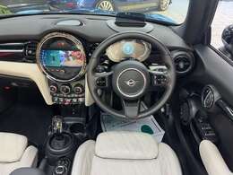 インテリジェントセーフティ　Bカメラ applecarplay　LED　前後センサー　ETC スマートキー　ヘッドアップディスプレイ