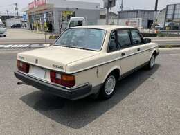 日本全国への納車も経験豊富な私たちにお任せ下さい！株ゼロと提携ネットワークと併せ、自社ローダーでの納車などもご自宅、またはご指定場所までOK！＊引取りにご来店の際は、車検証登録済みでお渡しとなります。