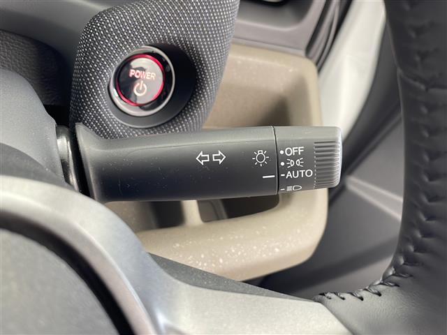 気になる車はすぐにお問い合わせください！画面右側の0066から始まる無料ダイヤルからお問い合わせ下さい！専門スタッフがお車のご質問にお答えいたします！