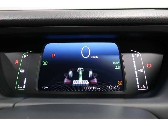 視認性、認識性にこだわった、7インチの大型カラー液晶メーターを採用。速度は読み取りやすいよう数字で大きく表示します！