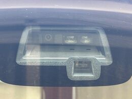 【スズキ　セーフティサポート】走行中に前方の車両等を認識し、衝突しそうな時は警報とブレーキで衝突回避と被害軽減をアシスト。より安全にドライブをお楽しみいただけます。