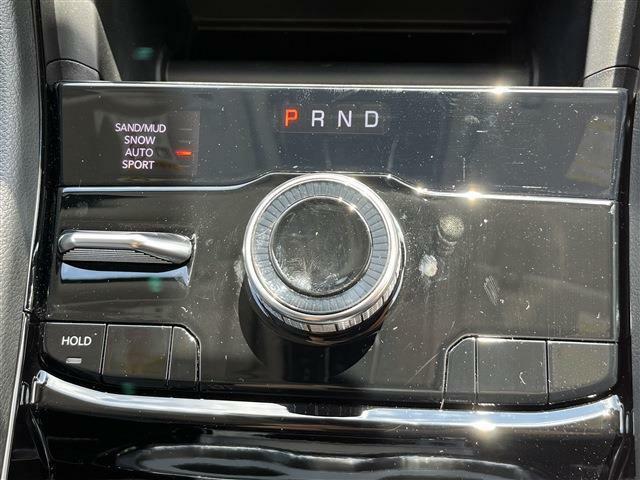 4WDのトルク調整、モード切替はボタン1つで操作可能！