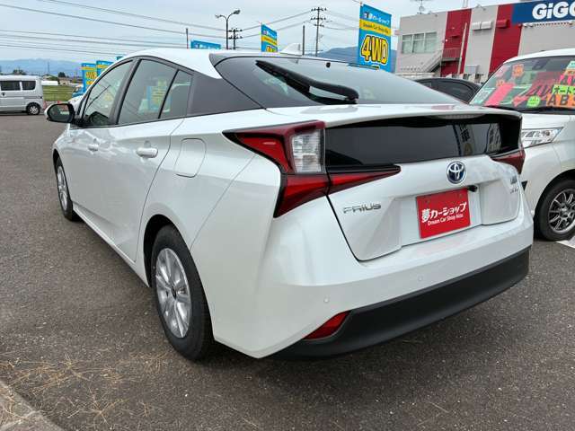 中古車のほか、新車の販売も行っております。詳細はスタッフまで！常時、在庫は50台オーバー！　お気に入りの車に会えるかも！？