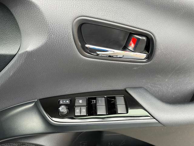 板金、修理、車検、用品の購入、取り付けはもちろん　新車中古車販売、お車の買取、廃車、レンタカーのご用命、保険の代行も当店にご相談ください