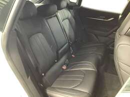 高いホールド性と疲労軽減のできるシートです