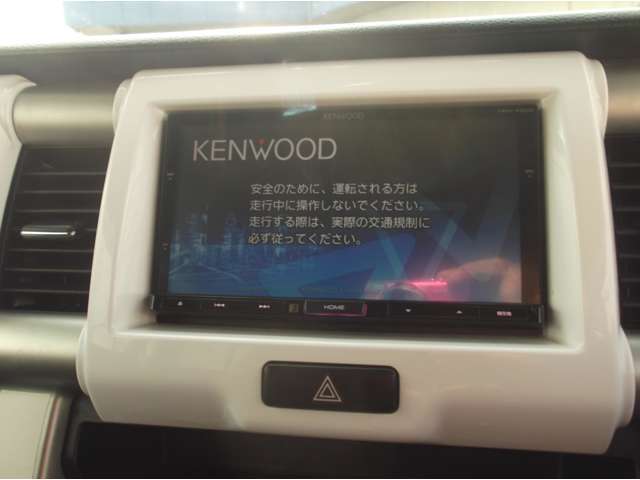 ナビ付きで迷わず安心♪休憩中はTVもご覧になれます！