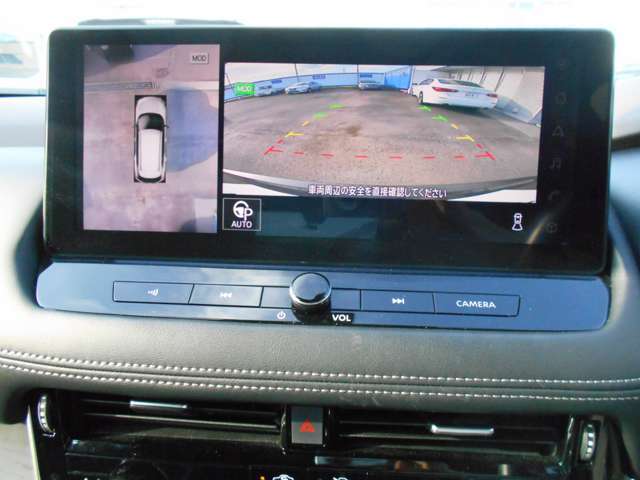 バックモニター付きですから、駐車が不慣れな方でも車庫入れが楽々スムーズ♪お買い物やお出かけ時に活躍間違い無し。使い慣れると手放せない装備になりますよ。