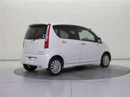 全国トヨタディーラーの中でも数少ない、トヨタ認定検査員が1台ずつ内外装をチェック。