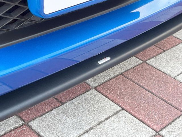 【STIエアロ】人気のSTIエアロを装備！クルマの外観がよりスタイリッシュになり、街中で存在感あふれる1台に♪将来買い替える時にもリセールに影響しやすく、価値ある人気の装備です！