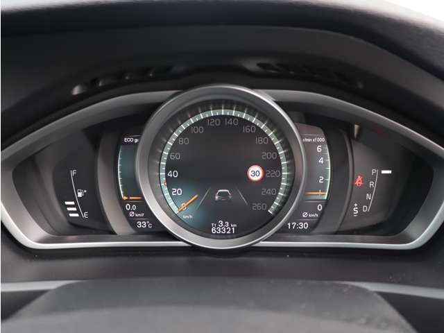 【ご納車後6ヶ月の無料点検】納車から半年経過した時点で再度お車の消耗具合を点検する事によって、不具合箇所の早期発見や今後のメンテナンスに関しての適切な助言をさせて頂く事が可能です。