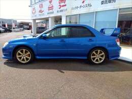 ☆☆自動車保険もフェニックスにお任せ下さい！☆☆保険のお見積もりはもちろん無料！！更新・内容変更・乗り換え手続き大歓迎です♪♪専任スタッフとお気軽に保険のお話してみませんか？？気になる方はスタッフ迄