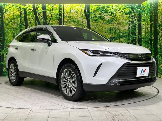 高透明度のガラス皮膜で撥水はもちろん、上質なツヤ・光沢を実現。紫外線や酸性雨から大切な愛車を保護し、色あせ・劣化を防止。「弾スプラッシュコート」、「弾プリミッサコート」からお選びいただけます。