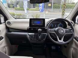 修復歴無し・4WD・純正ナビ・フルセグ・Bluetooth・全方位カメラ・バックカメラ・エマージェンシーブレーキ・車線逸脱警報・ソナー・アイドリングストップ・オートライト・オートハイビーム・保証書