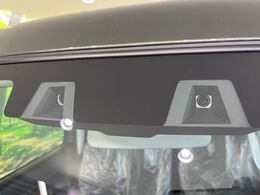 【スズキ　セーフティサポート】走行中に前方の車両等を認識し、衝突しそうな時は警報とブレーキで衝突回避と被害軽減をアシスト。より安全にドライブをお楽しみいただけます。