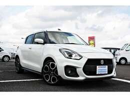 衝突被害軽減ブレーキ　全方位M付きナビ(TV・DVD・Bluetooth)　ETC LEDヘッドライト　シートヒーター　追従機能付きクルーズコントロール　ステアリングオーディオスイッチ　スマートキー　フルオートエアコン