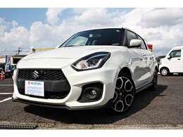 衝突被害軽減ブレーキ　全方位M付きナビ(TV・DVD・Bluetooth)　ETC LEDヘッドライト　シートヒーター　追従機能付きクルーズコントロール　ステアリングオーディオスイッチ　スマートキー　フルオートエアコン