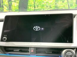 【12.3インチワイドナビ】高級感とインパクトのある大型ワイドナビを装備。各種オーディオ操作はもちろん、横長ワイド画面でのマップ2分割表示など、利便性も高いナビです♪