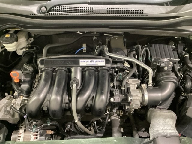 ホンダスタッフがしっかり整備して保証付きにてお渡し致します。エンジンルーム＆室内ルームともにクリーニング済みで清潔です。快適なドライブをお楽しみください。