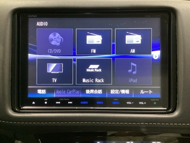 ワイド画面のナビゲーションはフルセグTV対応のGathers純正メモリーナビを搭載しています。Bluetoothオーディオ機能がありますので、スマートフォンなどの音楽も再生できます。